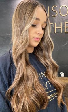 Balayage-and-foilage-Hertford-Johnson-Blythe